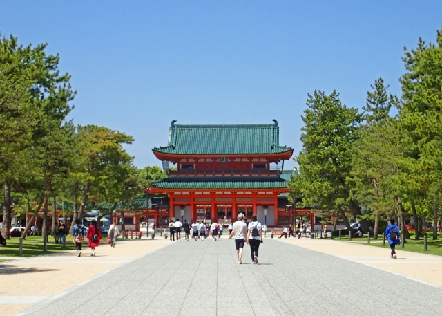 The passage leading to OHTENMON of HEIAN JINGU