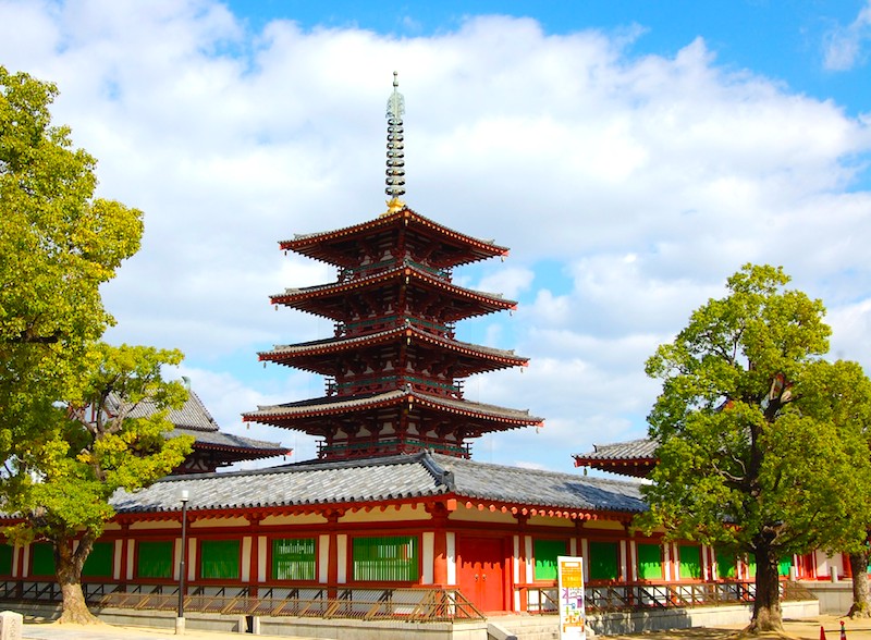 [Must-visit place for Temple Enthusiasts!] The five-storey pagoda and many historical buildings are breathtaking! Let's visit 