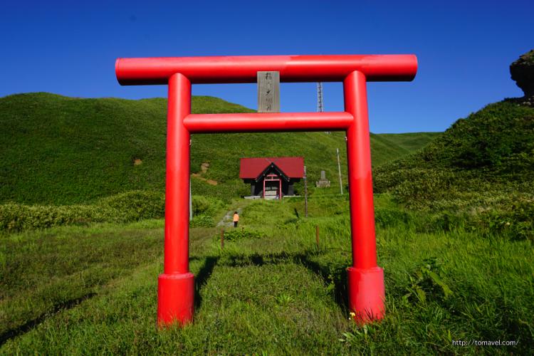 Inari Shinto shrine along recommended driving course around Soya Misaki cape