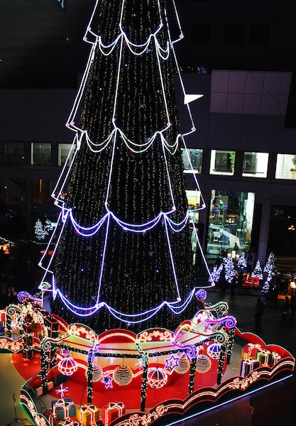 Huge Christmas tree at the German Christmas Market